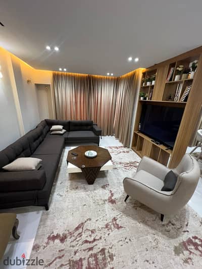 Opportunity for furnished rent in Al-Rehab, apartment 155m with complete super lux finishes, modern furnishing in a distinguished location just steps away from Gate Mall, Mall 2, the mosque, and all services at a special price