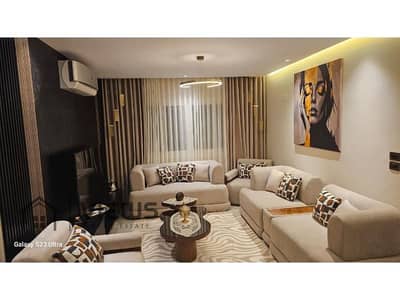 شقة 202م للايجار بالمطبخ و التكيفات بحري ماونتن فيو هايد بارك Mountain view hyde park