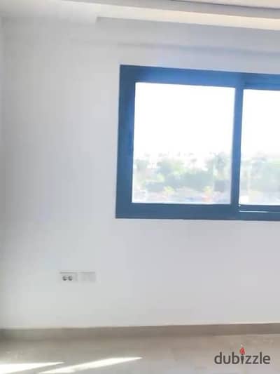 عيادة للبيع في مول سنترو الشيخ زايد – متشطبة بالكامل وجاهزة للتشغيل