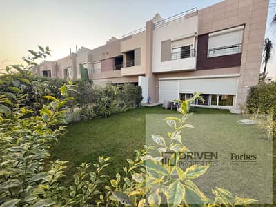 بالتقسيط استلام فوري تاون هاوس للبيع 215م في كمبوند ذا كراون بالم هيلز The Crown Palm Hills بجوار نيو جيزه 6 اكتوبر طريق الواحات الجيزه