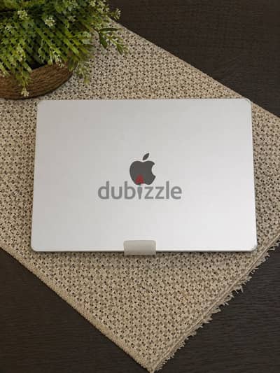 MacBook Pro M5 – 14 Inch (Silver) 32GB RAM / 1TB SSD