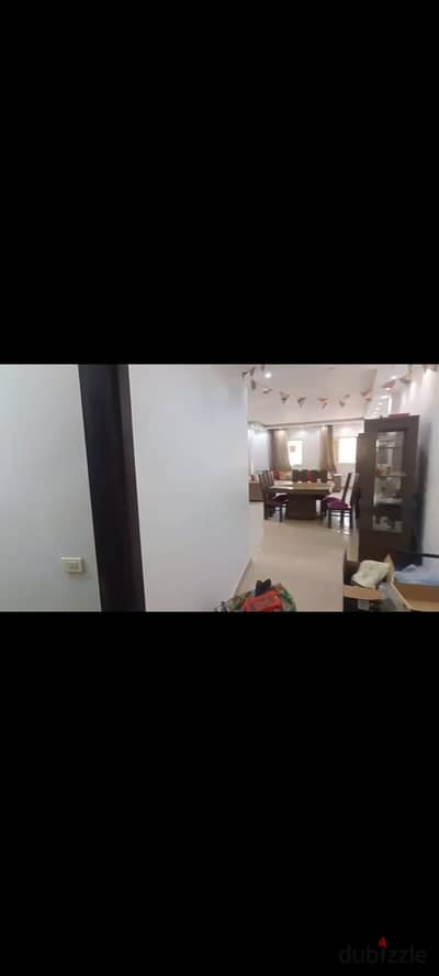شقه للبيع في النرجس فيلات موقع مميز تشطيب سوبر لوكس . . البيع ب المطبخ بدون الأجهزة + غرفة الماستر ب الدرسينج