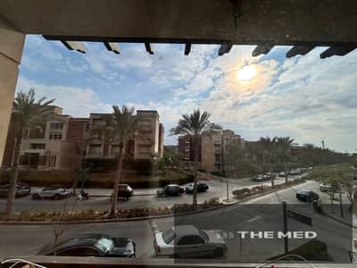 للبيع في نيو جيزه, شقة 223 متر, كاملة التشطيب, بموقع مميز تتضمن غرفة ناني