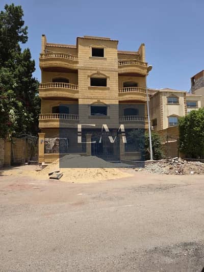 شقة للبيع جنوب الاكاديمية القاهرة الجديدة فيو حديقة