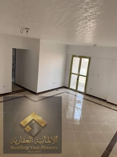 For sale, an apartment in Sakan Masr in the Third Settlement next to Omar Ibn Al-Khattab School and minutes from Future Mall and the German University.