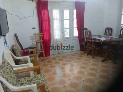شقة مفروشة للايجار السنوي اسره أو شركة 2 نوم ريسبشن قطعتين مطبخ حمام الدور التاني علوي يوجد جميع المرافق مياه وكهرباء بالإسكندرية العجمي الكيلو21 بشاطئ النخيل بجوار فتح الله ماركت بموقع متميز جدا