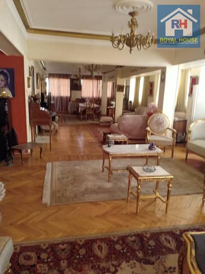 Apartment for sale in a prime location in Heliopolis – Tag El Din El Sobky Street   Off Nozha Street, in a prestigious area close to all services