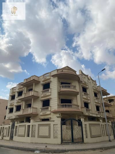 Villa for sale in Al-Qarnfal 10, a very special location close to Al-Rehab, the Eastern Market, North Ninety, and Platinum Club