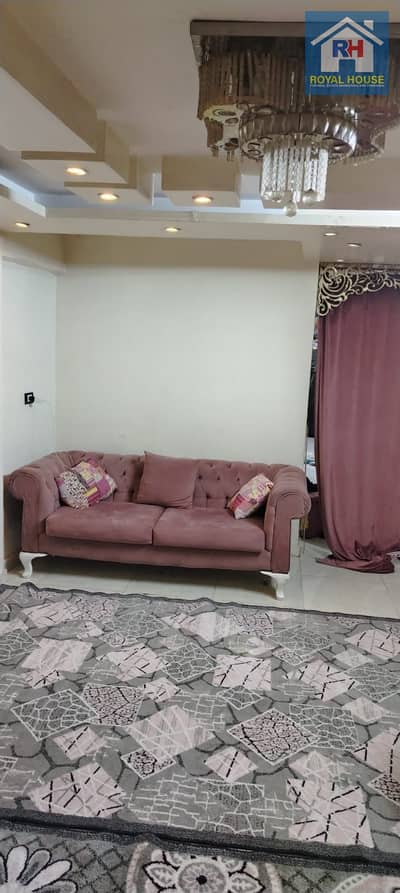 شقه 170م للتمليك شارع محمود لبيب متفرع من شارع البشري بالقرب من محطة مترو حلمية الزيتون
