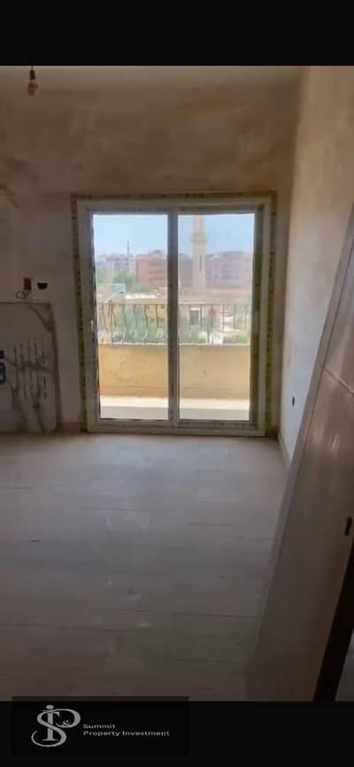 شقة المجاورة 23 دور اخير مساحة 210 متر