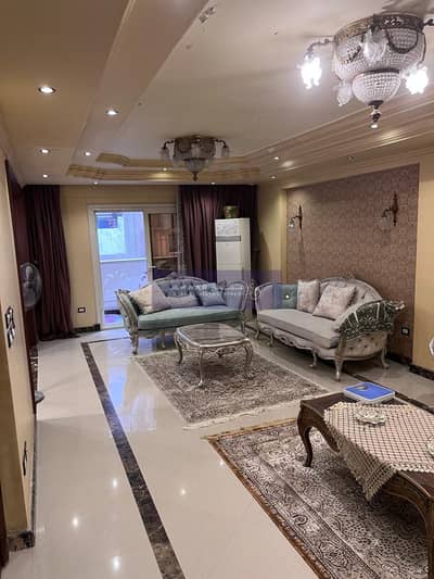 شقة سكنية للبيع في سموحة – شارع النقيب شريف رمزي – 165م²