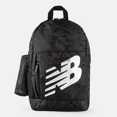شنطة ظهر رياضية New Balance أصلية بتصميم كاجوال عصري – أسود كامو