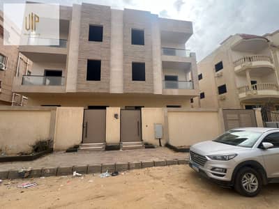 Apartment for sale, ground floor with garden and private entrance – Al-Qarnfal Villas 8 – Fifth Settlement, second number from 90 North and close to Al-Rehab and the Eastern Market