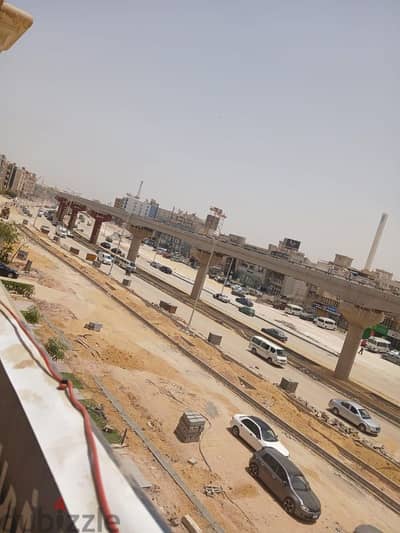 شقه للبيع على المحور المونوريل