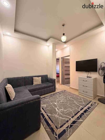 Apartment 2 rooms with a spacious distinguished suite, Giza Governorate, 6th of October, Features: recurring floors, elevator, overlooking windows, private parking monitored, next to July 26 axis, Wi-Fi available, daily rental at a reasonable price, independent electricity card, monthly rooms available at a reasonable price