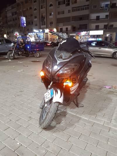 اسكوتر بنيلي زنزيرو