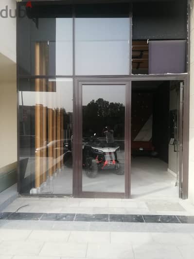 محل للإيجار في Plateau Strip Mall – بالم هيلز | 65م | تشطيب كامل