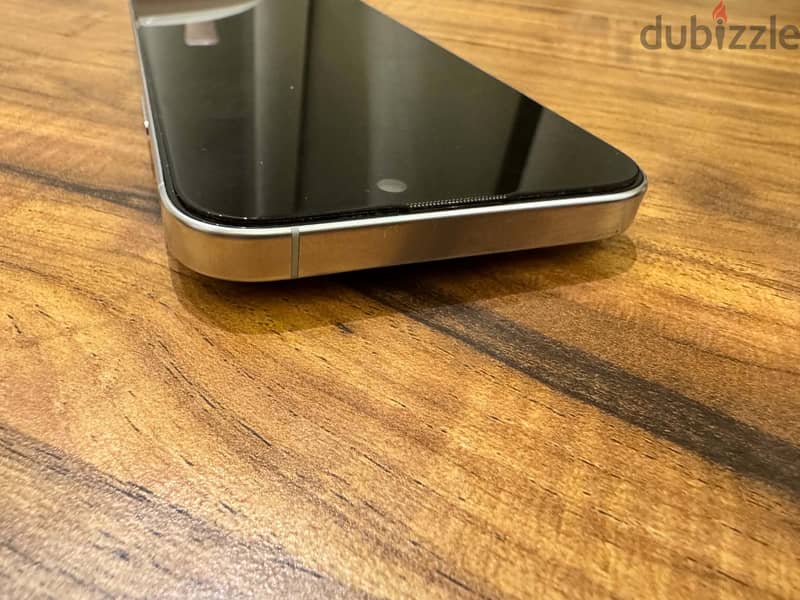 IPhone 16 Pro Max 4