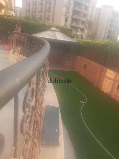 شقه للبيع داخل الرحاب ارضي بجاردن بمساحه جاردن كبيره وتقسيمه داخليه مميزه والبيع شامل المطبخ والتكييفات