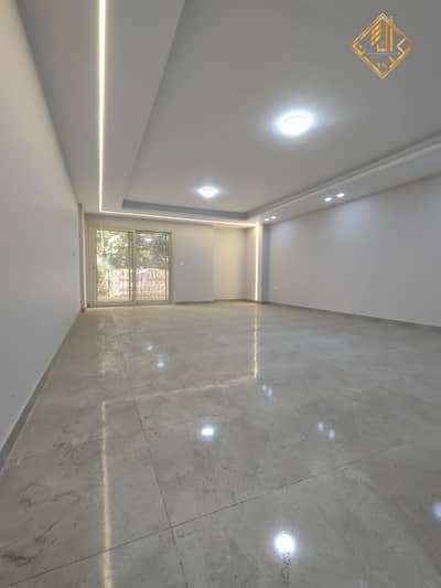 Apartment for sale in Mohandessin, at the intersection of Lebanon Street, at an attractive price.