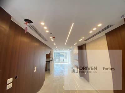 مكتب Double Height سوبر لوكس بالتكييفات للإيجار في سنترادا بلازا الشيخ زايد ميدان جهينة 6 أكتوبر   October Centrada Plaza Sheikh Zayed Juhayna Square