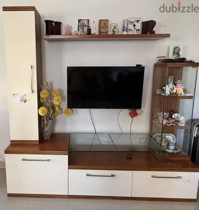 Dining table and tv unit for sale