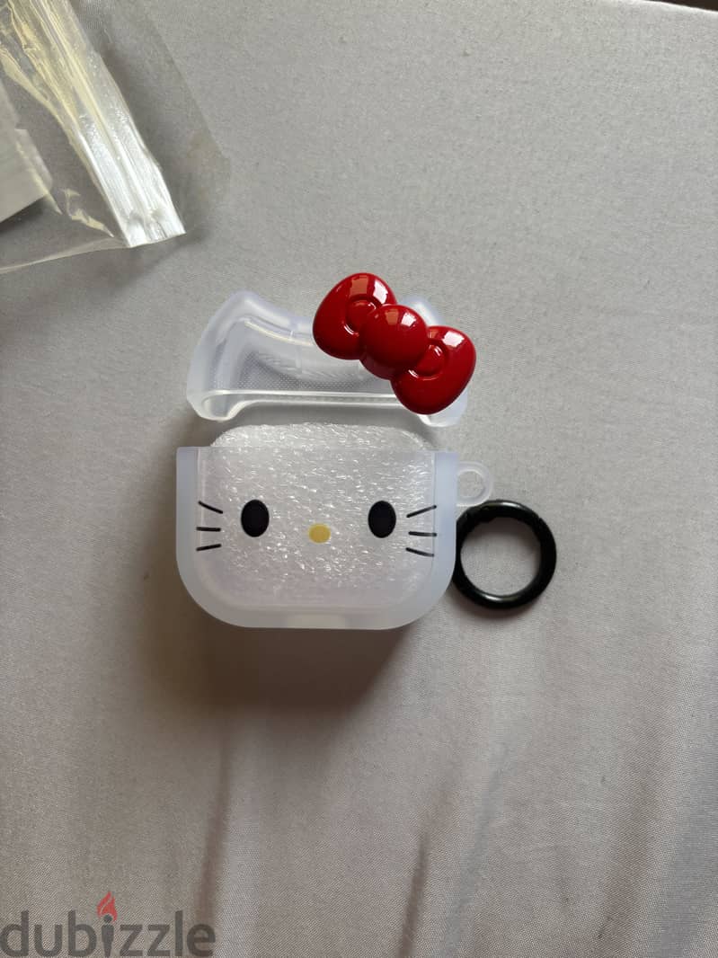 Apple AirPods 4 hello kitty case 1