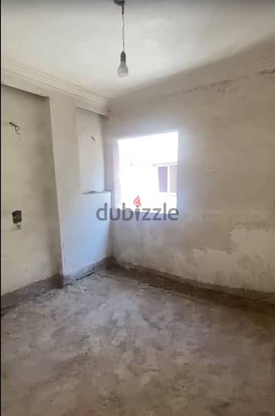شقة للبيع بموقع مميز - فرصة رائعة للسكن والاستثمار