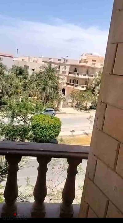 شقه للايجار في التجمع الخامس النرجس 3 فيلات قريبه من شارع التسعين ومسجد فاطمه الشربتلي في فندق دوسي