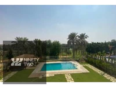 فيلا للبيع في القطاميه ديونز صف اول علي ملاعب الجولف بحديقه خاصه و حمام سباحه خاص