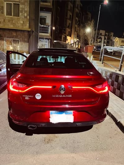 رينو ميجان 2021
