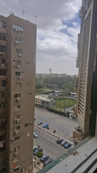 شقة للبيع ١٤٠ م بمدينة نصر الحى السابع ناصية و فيو للحديقة الدولية