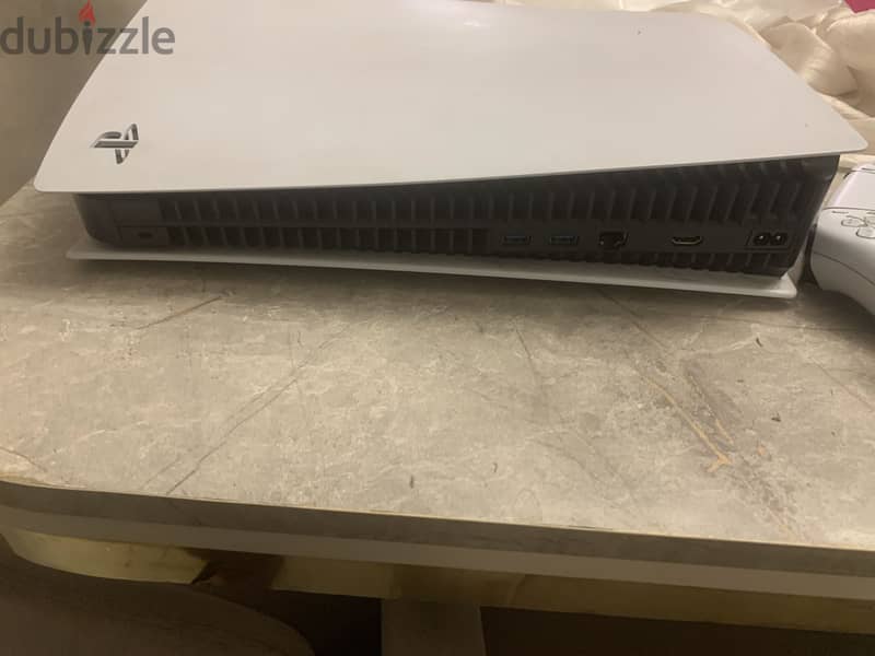 Ps5 with 2 controller 1