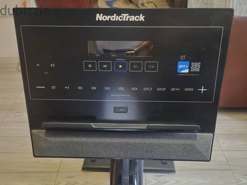 NordicTrack RW300 Rowing Machine (Like New / Mint Condition!) 8