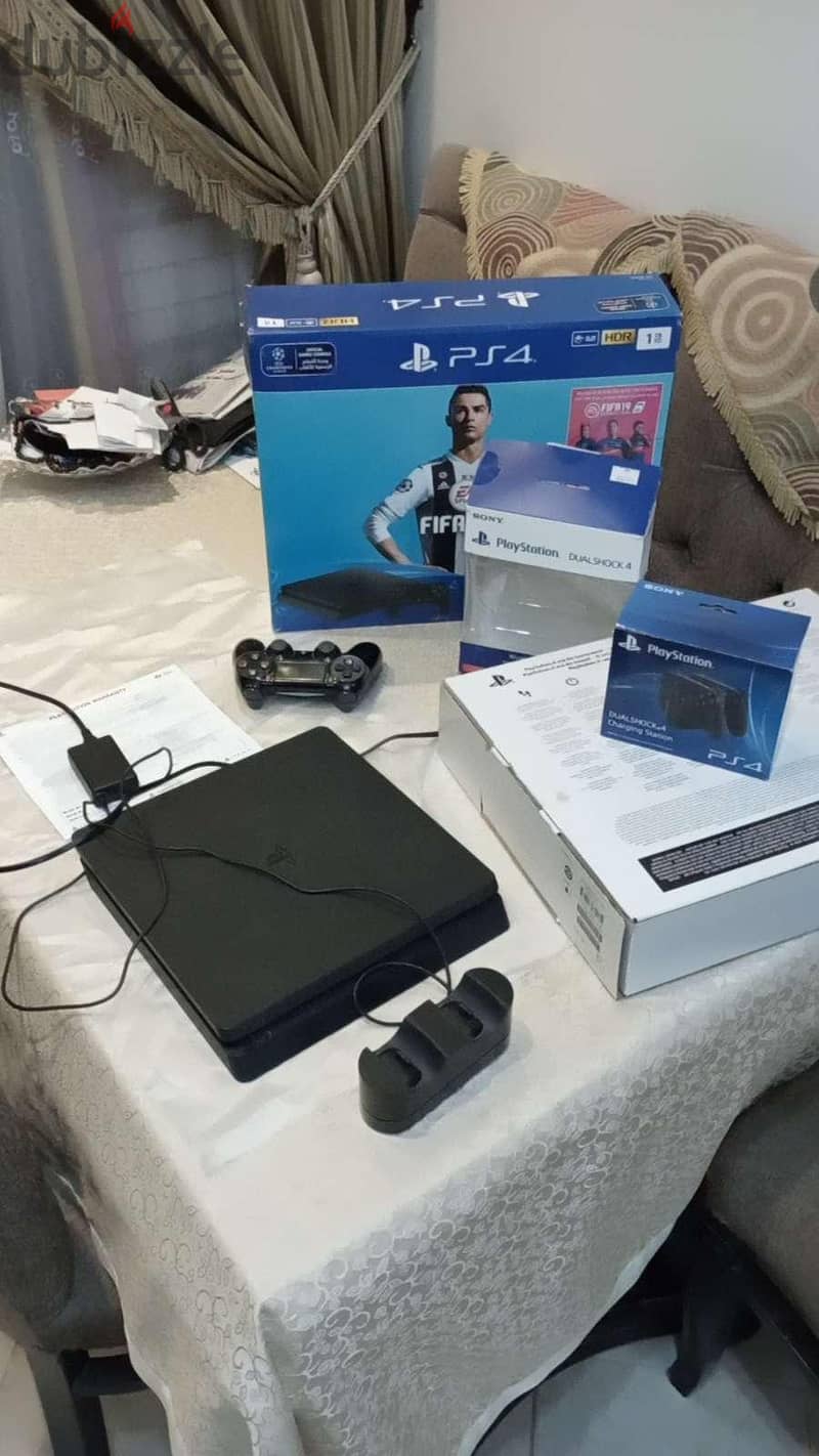 playstation 4 slim 1