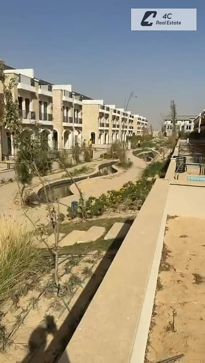 بأقل من سعر السوق استلام فوري بفيو مميز ريسيل فيلا 4 غرف وجاهزه للمعاينه في اي وقت  في La Vista City العاصمة الإدارية للبيع
