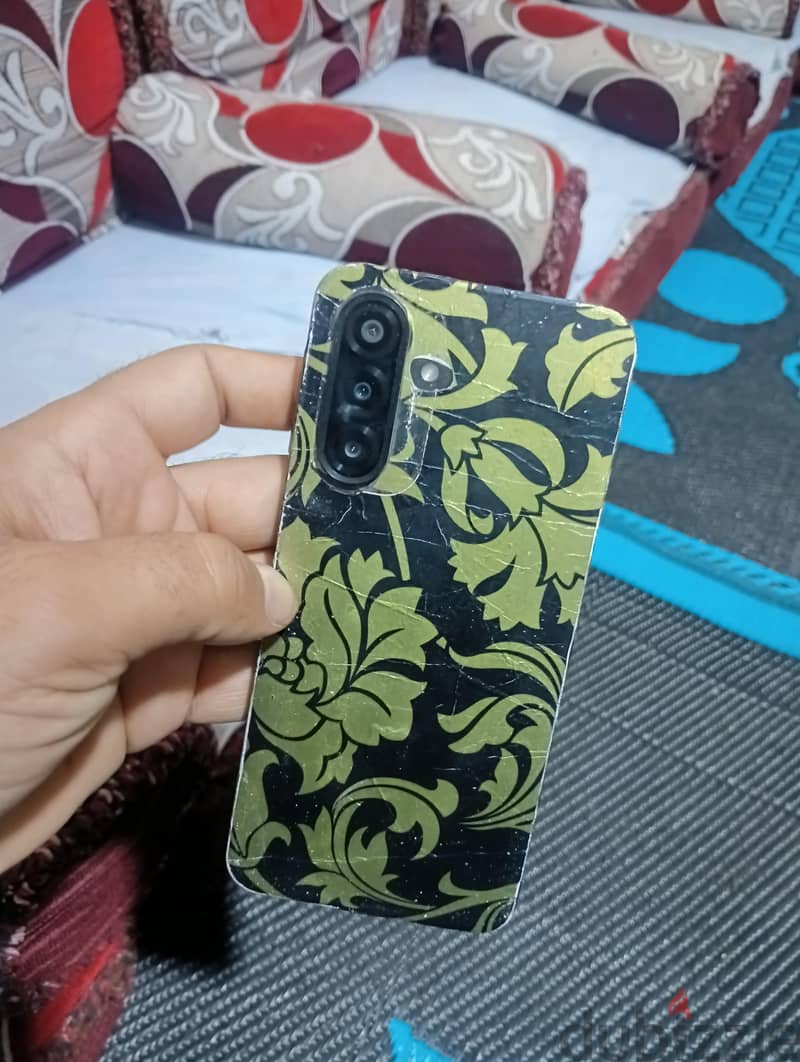 Samsung A17 8/256 6