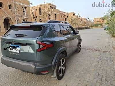 للبيع داستر اعلى فئة 2026 فابريكا بالكامل كسر زيرو