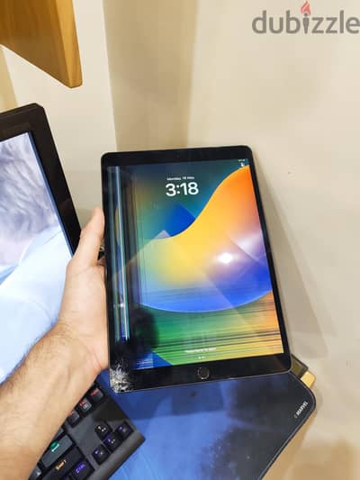 Ipad Air 3rd gen (broken screen)