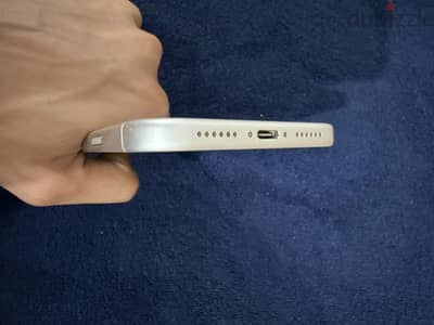 17 pro max شريحة شرق اوسط بفاتورة بدون كرتونة