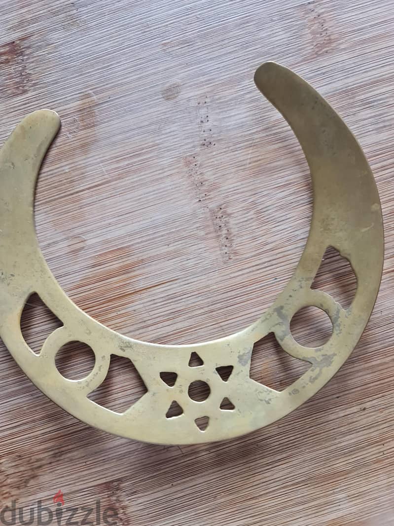 choker English brass 1