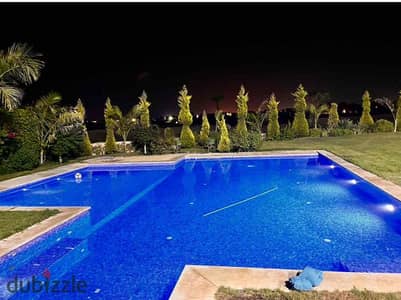  للايجار فيلا أول صف بحيرة وجولف في لاسيندا - تشطيب وفرش فاخر بالكامل