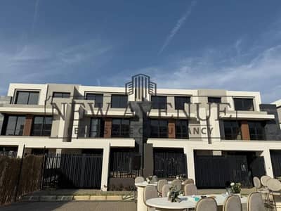 Town house 233 meter in PATIO  TOWN  NEW  CAIRO golden square next to PATIO 7 Downpayment and installments