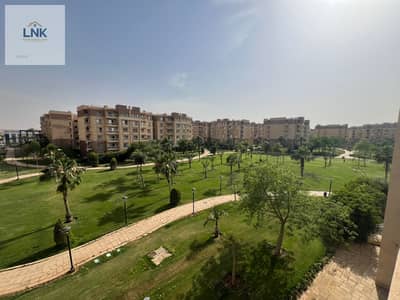 شقة 133 متر في B11 تشطيب الترا سوبر لوكس بجوار الخدمات مباشرا