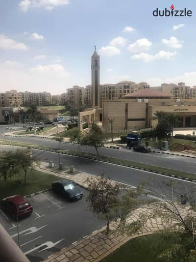 شقه للبيع   فى مدينتي 135متر في الB1 امام مترو ماركت والمسجد والخدمات