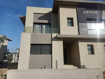 فيلا مستقلة للبيع سوان ليك ريزيدنس  تايب H – موقع مميز جدًا بحري