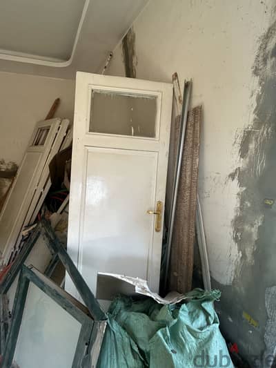 ٣ ابواب غرف و٤ ابواب مطبخ او حمام