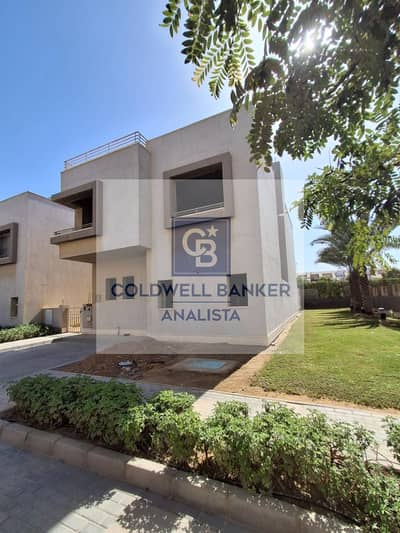 فيلا للبيع في كمباوند فيلدج جيت قطاميه  بالم هيلز جاهزه للاستلام باقل سعر في الماركت للبيع في القاهرة الجديدة  التجمع الخامس