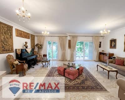 للبيع تاون هاوس 3 أدوار كورنر اول صف لاند سكيب كامل التشطيب في كمبوند الكرمه ريذدنس - الشيخ زايد