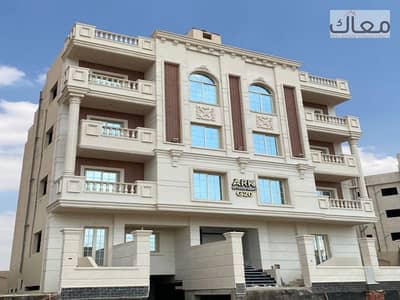 شقة 3 غرق مع تراس خارجي 30 متراول نمرة علي التسعين الشمالي ودقيقة لطريق السويس